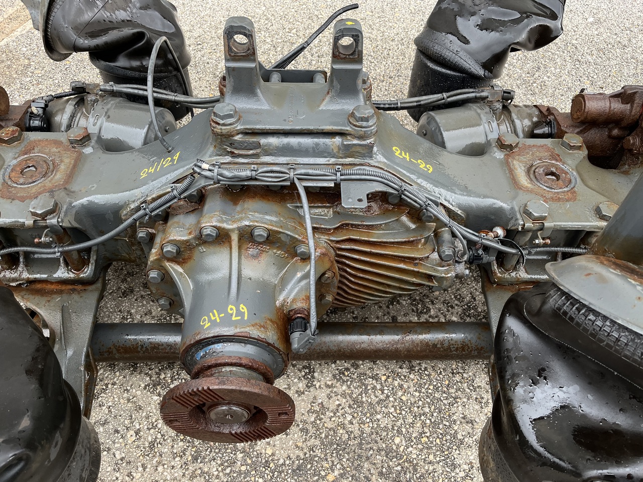 REAR AXLE WITH DIFFERENTIAL GEAR ,RATIO 29:24 - Differentieel voor Vrachtwagen: afbeelding 2 REAR AXLE WITH DIFFERENTIAL GEAR ,RATIO 29:24 - Differentieel voor Vrachtwagen: afbeelding 2