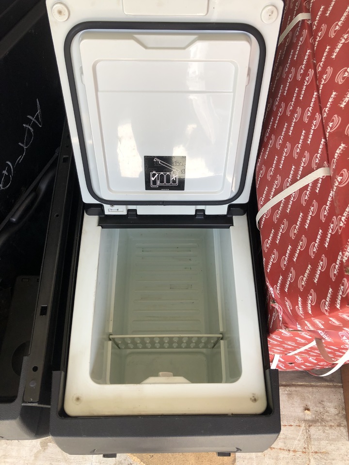 REFRIGERATOR BOX ACTROS MP4 - Universeel onderdeel voor Vrachtwagen: afbeelding 2 REFRIGERATOR BOX ACTROS MP4 - Universeel onderdeel voor Vrachtwagen: afbeelding 2