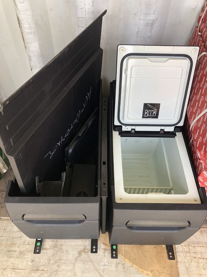 REFRIGERATOR BOX ACTROS MP4 - Universeel onderdeel voor Vrachtwagen: afbeelding 1 REFRIGERATOR BOX ACTROS MP4 - Universeel onderdeel voor Vrachtwagen: afbeelding 1