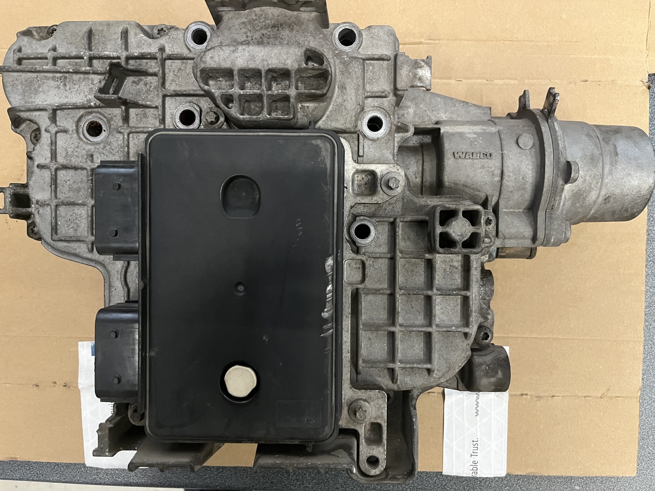 TRANSMISSION POSITIONER SHIFTING CYLINDER WITH CONTROL MODULE G211-12-ACTROS MP4 - Versnellingsbak en onderdelen voor Vrachtwagen: afbeelding 3 TRANSMISSION POSITIONER SHIFTING CYLINDER WITH CONTROL MODULE G211-12-ACTROS MP4 - Versnellingsbak en onderdelen voor Vrachtwagen: afbeelding 3