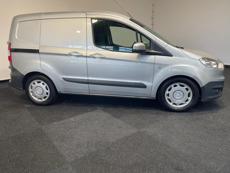 Ford Transit Courier Transit Courier 1.5 TDCI 75pk Airco - Kleine bestelwagen: afbeelding 4 Ford Transit Courier Transit Courier 1.5 TDCI 75pk Airco - Kleine bestelwagen: afbeelding 4