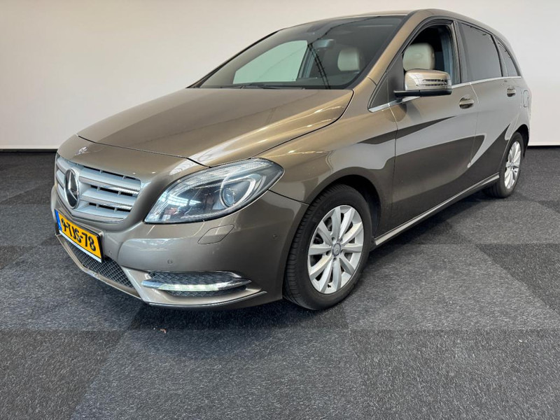 Mercedes-Benz B-Klasse 180 automaat Leer B 180 Ambition 5 Automaat wit Leer - Personenwagen: afbeelding 2 Mercedes-Benz B-Klasse 180 automaat Leer B 180 Ambition 5 Automaat wit Leer - Personenwagen: afbeelding 2