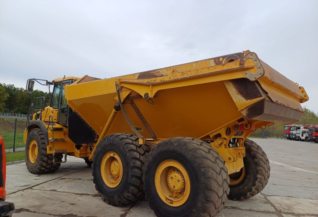 Bell B30E - Kiepwagen met knikbesturing: afbeelding 4 Bell B30E - Kiepwagen met knikbesturing: afbeelding 4
