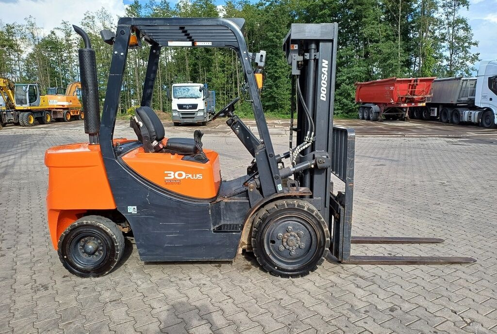 Doosan D30 GP PLUS - Diesel heftruck: afbeelding 3 Doosan D30 GP PLUS - Diesel heftruck: afbeelding 3