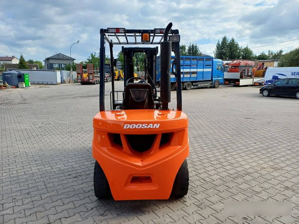 Doosan D30 GP PLUS - Diesel heftruck: afbeelding 5 Doosan D30 GP PLUS - Diesel heftruck: afbeelding 5