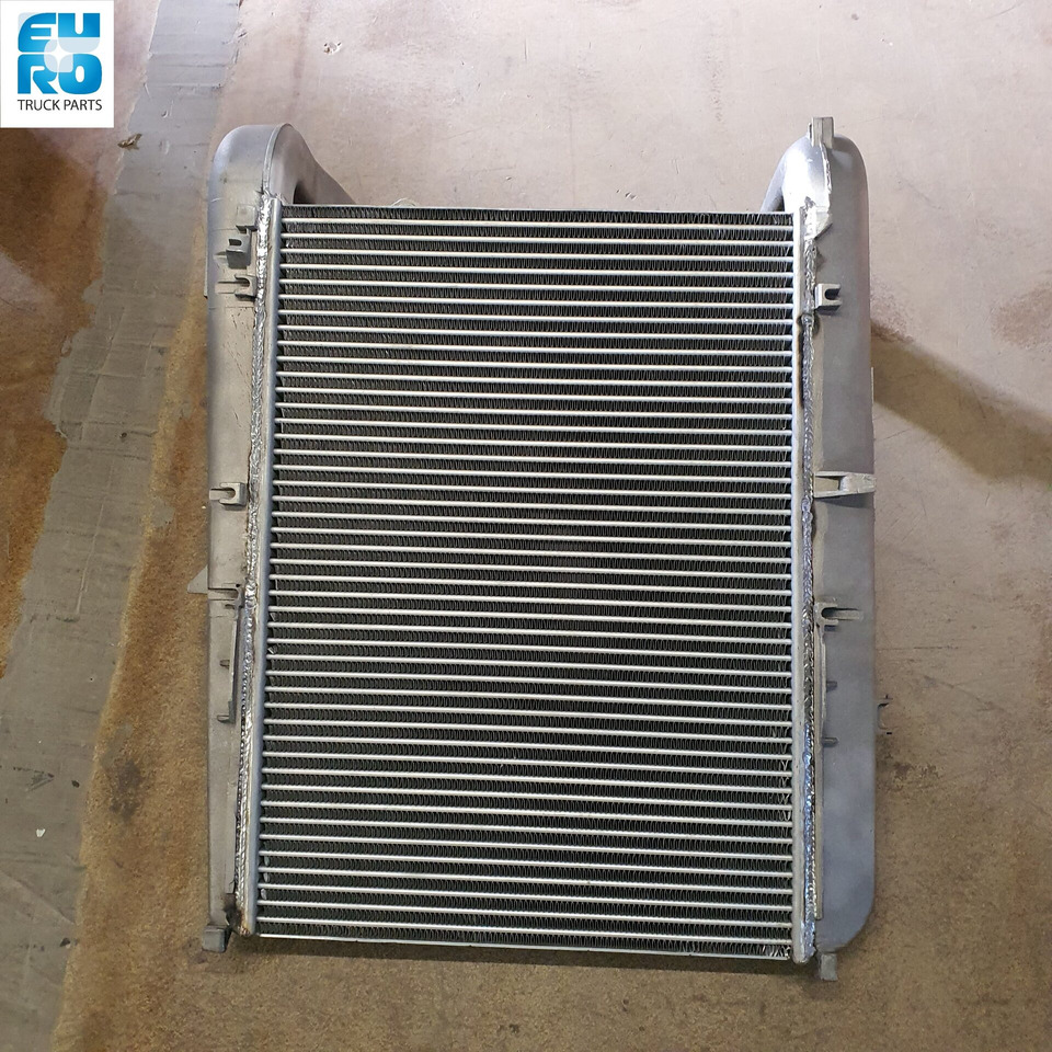 DAF CF 85 INTERCOOLER 1371318R + €50 Statiegeld - Intercooler voor Vrachtwagen: afbeelding 2 DAF CF 85 INTERCOOLER 1371318R + €50 Statiegeld - Intercooler voor Vrachtwagen: afbeelding 2