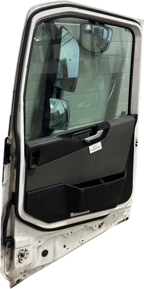 VOLVO FH4/FH5 DEUR RH COMPLEET GEBRUIKT 82183386U - Deur en onderdelen voor Vrachtwagen: afbeelding 2 VOLVO FH4/FH5 DEUR RH COMPLEET GEBRUIKT 82183386U - Deur en onderdelen voor Vrachtwagen: afbeelding 2