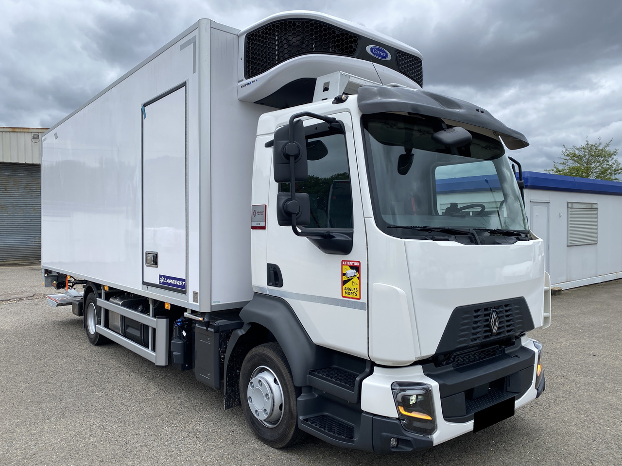 RENAULT D 12 - Koelwagen vrachtwagen: afbeelding 1 RENAULT D 12 - Koelwagen vrachtwagen: afbeelding 1