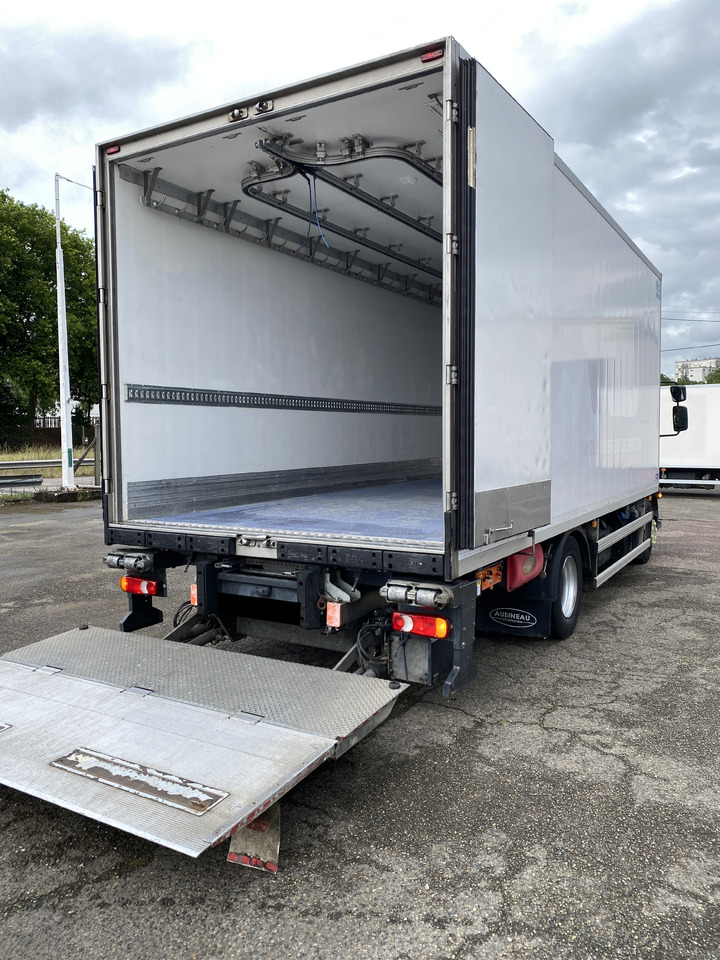 RENAULT D16 - Koelwagen vrachtwagen: afbeelding 2 RENAULT D16 - Koelwagen vrachtwagen: afbeelding 2