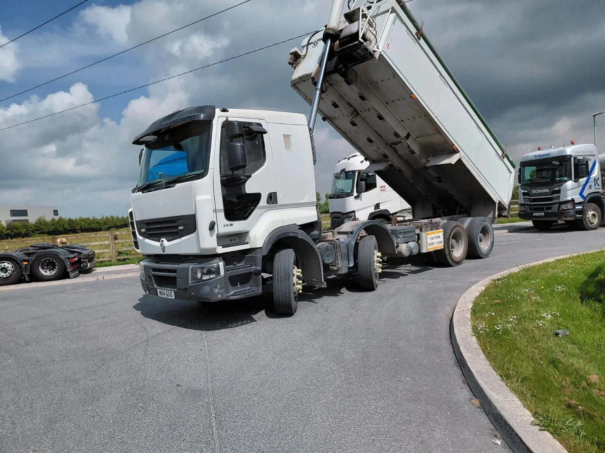 2014 Renault Premium Lander - Kipper vrachtwagen: afbeelding 2 2014 Renault Premium Lander - Kipper vrachtwagen: afbeelding 2