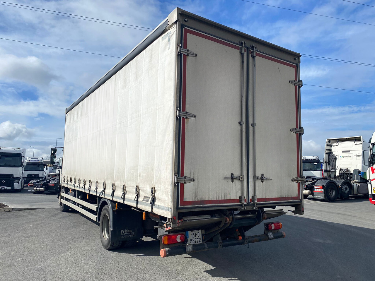 2015 Renault D Med 4×2 250 - Schuifzeilen vrachtwagen: afbeelding 5 2015 Renault D Med 4×2 250 - Schuifzeilen vrachtwagen: afbeelding 5