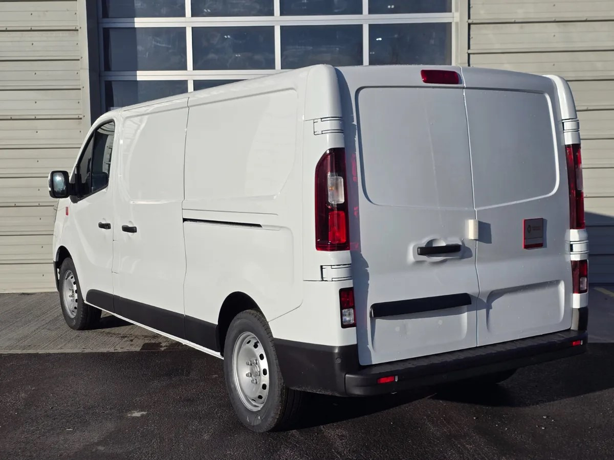 2025 New Renault Trafic Red Edition 150BHP - Gesloten bestelwagen: afbeelding 5 2025 New Renault Trafic Red Edition 150BHP - Gesloten bestelwagen: afbeelding 5