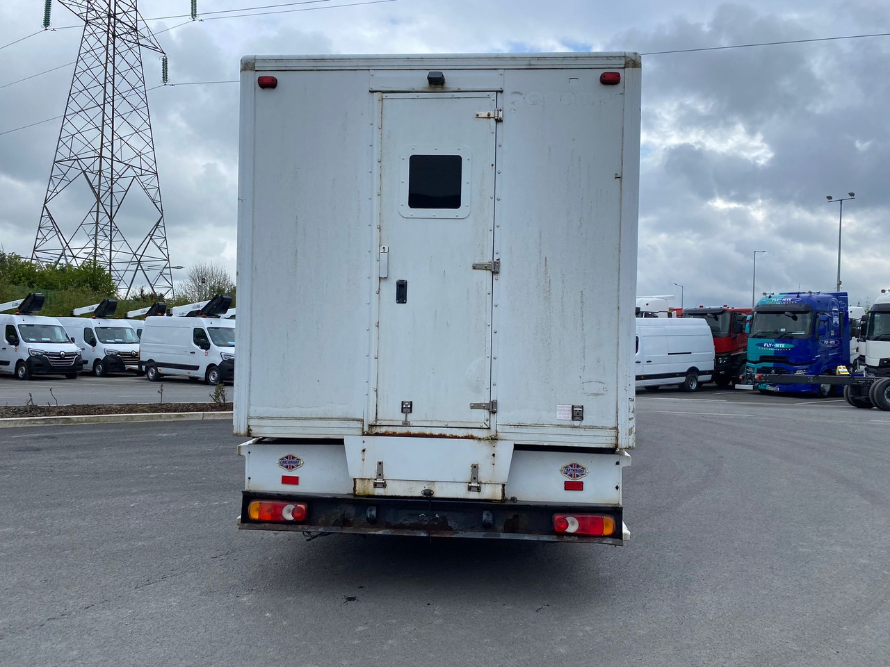 2011 Renault Midlum 180.18 Prison Truck - Vrachtwagen: afbeelding 4 2011 Renault Midlum 180.18 Prison Truck - Vrachtwagen: afbeelding 4