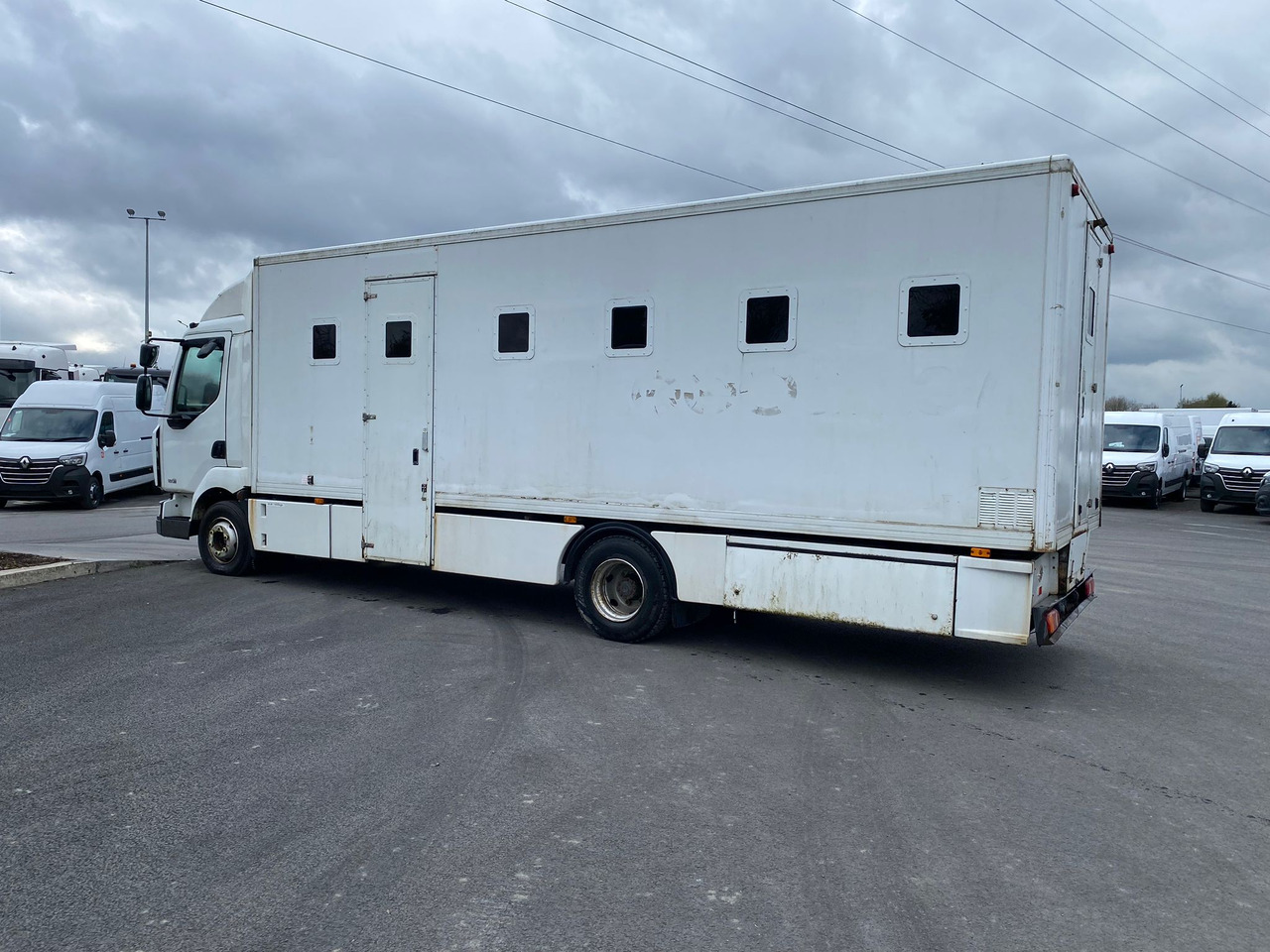2011 Renault Midlum 180.18 Prison Truck - Vrachtwagen: afbeelding 3 2011 Renault Midlum 180.18 Prison Truck - Vrachtwagen: afbeelding 3