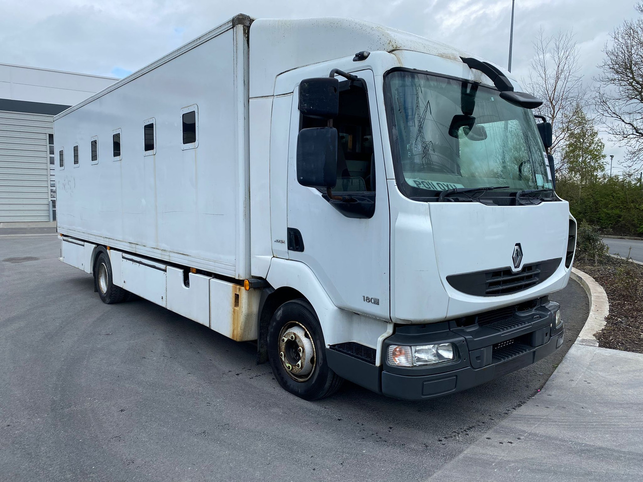 2011 Renault Midlum 180.18 Prison Truck - Vrachtwagen: afbeelding 1 2011 Renault Midlum 180.18 Prison Truck - Vrachtwagen: afbeelding 1
