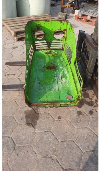 Deutz-Fahr 4006-5206 - Motorkap voor Landbouwmachine: afbeelding 2 Deutz-Fahr 4006-5206 - Motorkap voor Landbouwmachine: afbeelding 2