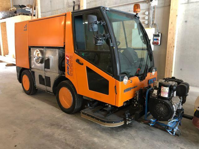 AEBI SCHMIDT Úttisztító - Veegwagen: afbeelding 1 AEBI SCHMIDT Úttisztító - Veegwagen: afbeelding 1