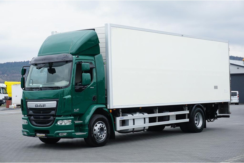 DAF LF / 250 / EURO 6 / CHŁODNIA + WINDA / MULTITEMPERATURA - Koelwagen vrachtwagen: afbeelding 2 DAF LF / 250 / EURO 6 / CHŁODNIA + WINDA / MULTITEMPERATURA - Koelwagen vrachtwagen: afbeelding 2