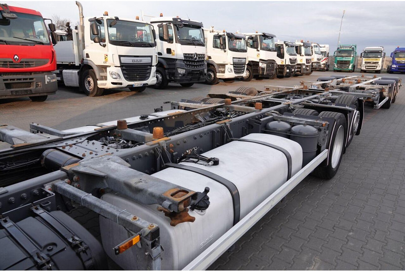 Containertransporter/ Wissellaadbak vrachtwagen DAF XF 480: afbeelding 9