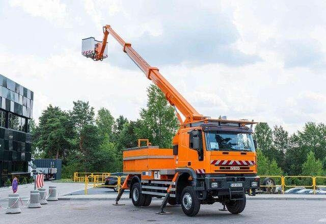 Iveco CURSOR 240 4x4 RUTHMANN T225 22,5 Meters Lift - Vrachtwagen hoogwerker: afbeelding 3 Iveco CURSOR 240 4x4 RUTHMANN T225 22,5 Meters Lift - Vrachtwagen hoogwerker: afbeelding 3
