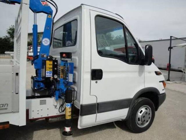 Iveco Daily 35C11 - flatbed+crane - Vrachtwagen met open laadbak, Kraanwagen: afbeelding 5 Iveco Daily 35C11 - flatbed+crane - Vrachtwagen met open laadbak, Kraanwagen: afbeelding 5