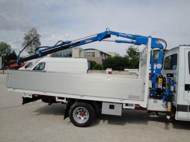 Iveco Daily 35C11 - flatbed+crane - Vrachtwagen met open laadbak, Kraanwagen: afbeelding 4 Iveco Daily 35C11 - flatbed+crane - Vrachtwagen met open laadbak, Kraanwagen: afbeelding 4