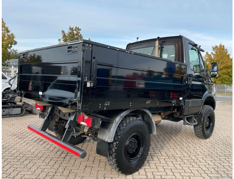 Iveco Daily 35S17 Flatbed 4x4 - Bestelwagen open laadbak: afbeelding 3 Iveco Daily 35S17 Flatbed 4x4 - Bestelwagen open laadbak: afbeelding 3