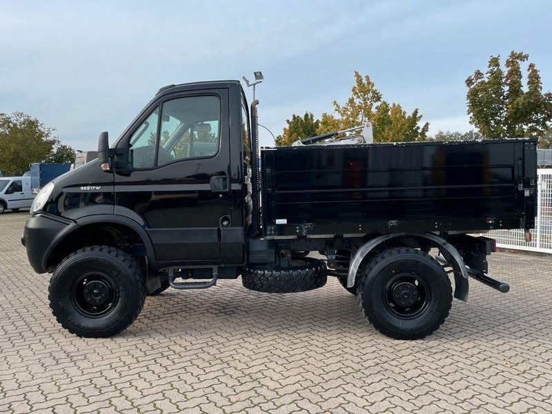 Iveco Daily 35S17 Flatbed 4x4 - Bestelwagen open laadbak: afbeelding 2 Iveco Daily 35S17 Flatbed 4x4 - Bestelwagen open laadbak: afbeelding 2