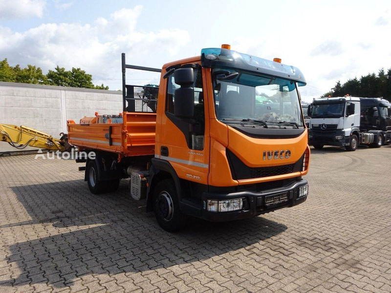 Iveco Eurocargo 120-210 - 3 way tipper truck - Kipper vrachtwagen: afbeelding 2 Iveco Eurocargo 120-210 - 3 way tipper truck - Kipper vrachtwagen: afbeelding 2