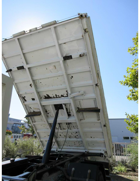 Iveco Eurocargo 120E25 - 3 way tipper - Kipper vrachtwagen: afbeelding 4 Iveco Eurocargo 120E25 - 3 way tipper - Kipper vrachtwagen: afbeelding 4