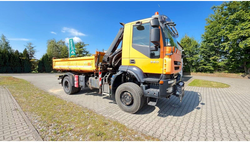 Iveco Trakker 360 EEV - 3 way tipper + crane - Kipper vrachtwagen, Kraanwagen: afbeelding 1 Iveco Trakker 360 EEV - 3 way tipper + crane - Kipper vrachtwagen, Kraanwagen: afbeelding 1