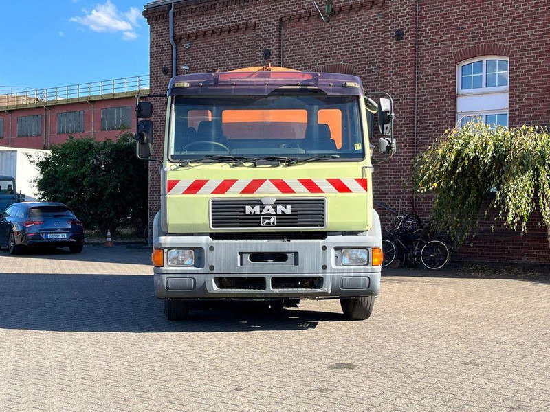 MAN 15.163 Utcaseprő - Veegwagen: afbeelding 3 MAN 15.163 Utcaseprő - Veegwagen: afbeelding 3