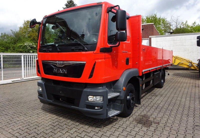 MAN TGM 15.250 Flatbed - Vrachtwagen met open laadbak: afbeelding 2 MAN TGM 15.250 Flatbed - Vrachtwagen met open laadbak: afbeelding 2