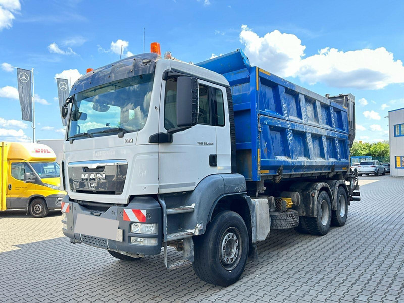 MAN TGS 26.440 6x4 Tipper + Crane Loglift 120S - Kipper vrachtwagen, Kraanwagen: afbeelding 1 MAN TGS 26.440 6x4 Tipper + Crane Loglift 120S - Kipper vrachtwagen, Kraanwagen: afbeelding 1