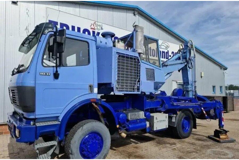 Mercedes-Benz 1831 4x4 Betonvágó - Asfaltmachine: afbeelding 1 Mercedes-Benz 1831 4x4 Betonvágó - Asfaltmachine: afbeelding 1