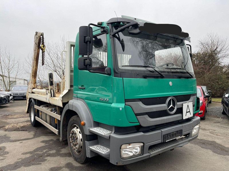 Mercedes-Benz 1833 Absetzkipper Bluetec 5 Klima 2 Hand Orig Km - Containertransporter/ Wissellaadbak vrachtwagen, Kraanwagen: afbeelding 1 Mercedes-Benz 1833 Absetzkipper Bluetec 5 Klima 2 Hand Orig Km - Containertransporter/ Wissellaadbak vrachtwagen, Kraanwagen: afbeelding 1