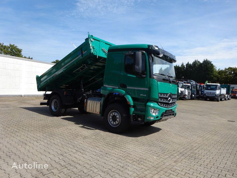 Mercedes-Benz 1843 Arocs 3 way Meiller tipper - Kipper vrachtwagen: afbeelding 3 Mercedes-Benz 1843 Arocs 3 way Meiller tipper - Kipper vrachtwagen: afbeelding 3