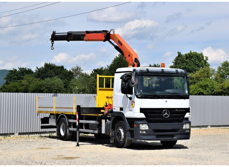 Mercedes-Benz ACTROS 1832 - Kipper vrachtwagen, Kraanwagen: afbeelding 1 Mercedes-Benz ACTROS 1832 - Kipper vrachtwagen, Kraanwagen: afbeelding 1