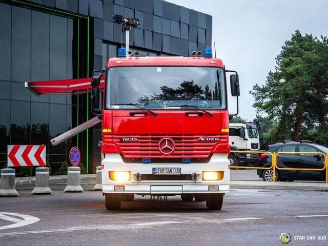 Mercedes-Benz ACTROS 1835 4x2 ZIEGLER FIRE BRIGADE - Brandweerwagen: afbeelding 3 Mercedes-Benz ACTROS 1835 4x2 ZIEGLER FIRE BRIGADE - Brandweerwagen: afbeelding 3