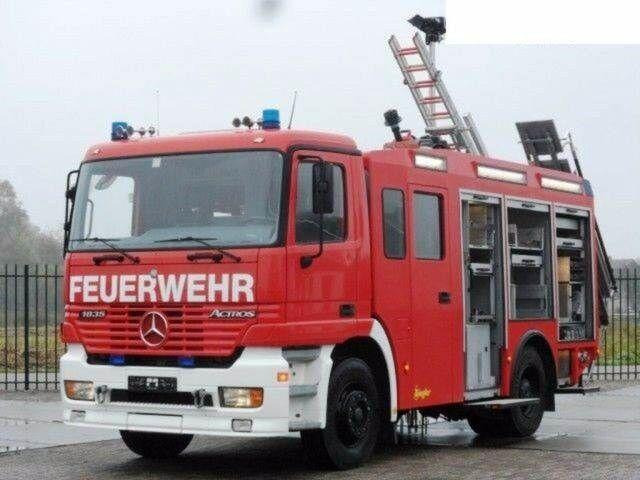 Mercedes-Benz ACTROS 1835 Feuerwehr 2080 L Fire Unit !! - Brandweerwagen: afbeelding 2 Mercedes-Benz ACTROS 1835 Feuerwehr 2080 L Fire Unit !! - Brandweerwagen: afbeelding 2