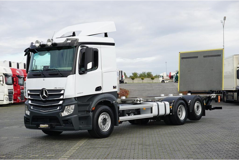 Mercedes-Benz ACTROS / 2553 / ACC / E 6 / BDF + WINDA / 7.15 , 7.45, 7.82 M / - Chassis vrachtwagen: afbeelding 2 Mercedes-Benz ACTROS / 2553 / ACC / E 6 / BDF + WINDA / 7.15 , 7.45, 7.82 M / - Chassis vrachtwagen: afbeelding 2