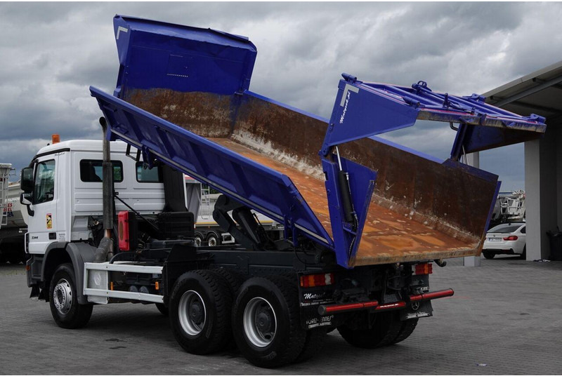 Mercedes-Benz ACTROS 3344 / 6x4 / WYWROTKA 2 STR / BORDMATIC / HYDROBURTA / HY - Kipper vrachtwagen: afbeelding 4 Mercedes-Benz ACTROS 3344 / 6x4 / WYWROTKA 2 STR / BORDMATIC / HYDROBURTA / HY - Kipper vrachtwagen: afbeelding 4