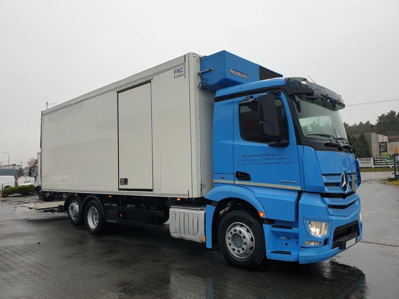 Mercedes-Benz ANTOS 2540 REFRIGERATOR + LIFT + SIDE DOOR - Koelwagen vrachtwagen: afbeelding 5 Mercedes-Benz ANTOS 2540 REFRIGERATOR + LIFT + SIDE DOOR - Koelwagen vrachtwagen: afbeelding 5