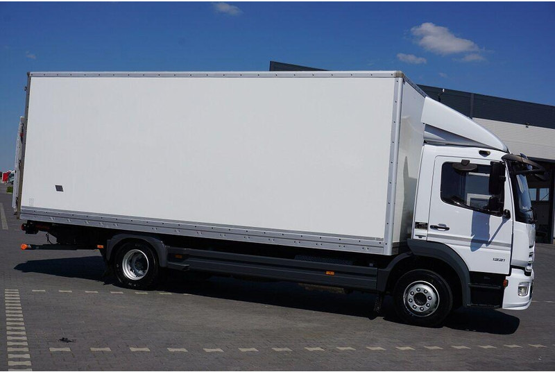Mercedes-Benz ATEGO / 1221 / ACC / EURO 6 / KONTENER + WINDA / 17 PALET - Bakwagen: afbeelding 4 Mercedes-Benz ATEGO / 1221 / ACC / EURO 6 / KONTENER + WINDA / 17 PALET - Bakwagen: afbeelding 4