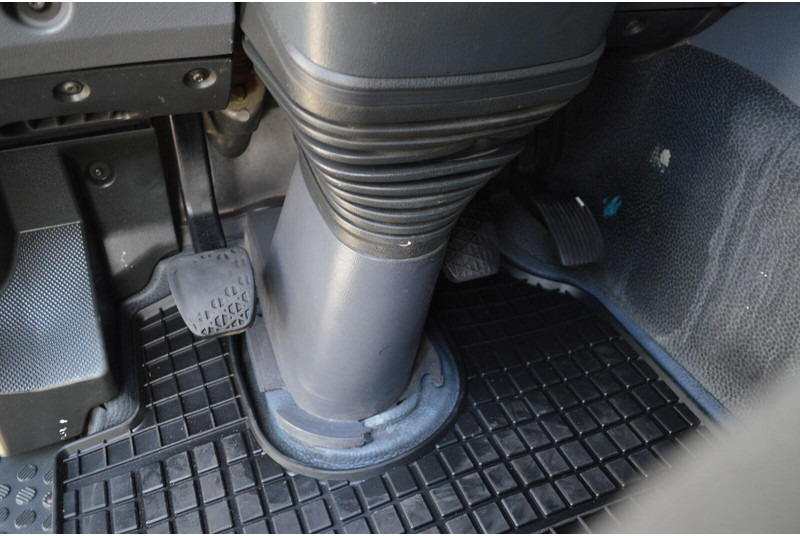 Haakarmsysteem vrachtwagen Mercedes-Benz AXOR 2543 HOOK JANCO HS20 14T KLIMA WEBASTO Bed Steering Axle Au: afbeelding 15 Haakarmsysteem vrachtwagen Mercedes-Benz AXOR 2543 HOOK JANCO HS20 14T KLIMA WEBASTO Bed Steering Axle Au: afbeelding 15