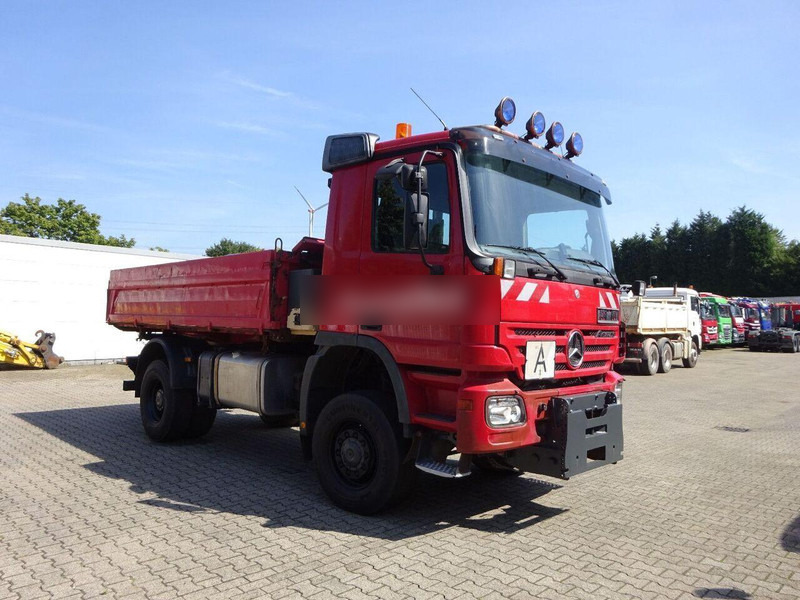 Mercedes-Benz Actros 1832 - 3 way tipper - Kipper vrachtwagen: afbeelding 2 Mercedes-Benz Actros 1832 - 3 way tipper - Kipper vrachtwagen: afbeelding 2