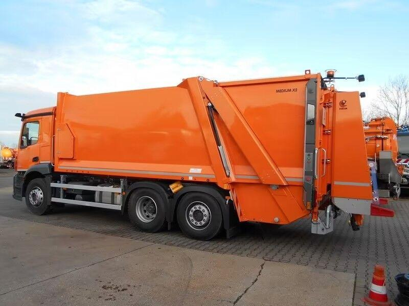 Mercedes-Benz Actros 2536 - Garbage truck - Vuilniswagen: afbeelding 4 Mercedes-Benz Actros 2536 - Garbage truck - Vuilniswagen: afbeelding 4