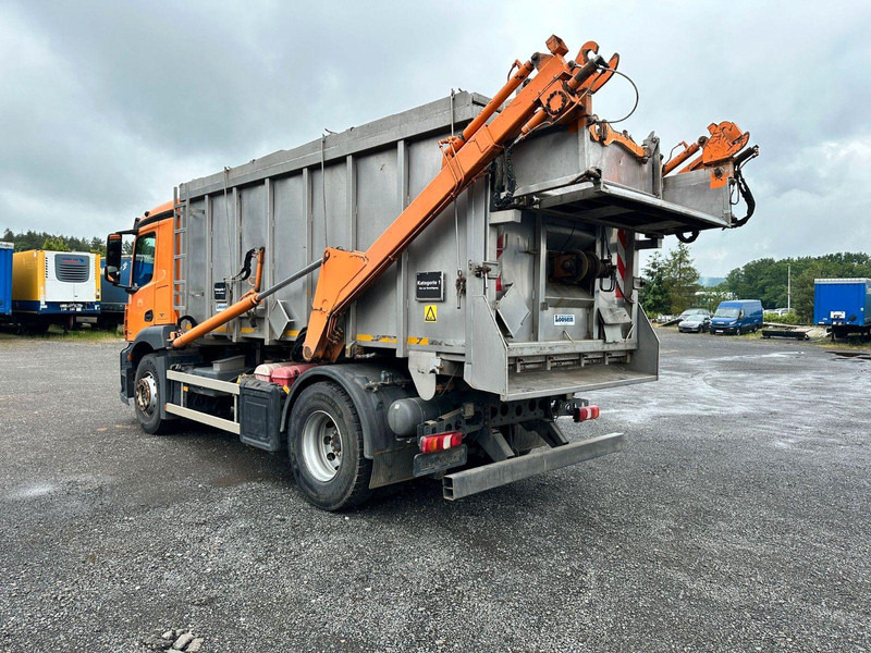 Mercedes-Benz Antos 1833 "Loosen" Tierkörperentsorgung - Containertransporter/ Wissellaadbak vrachtwagen: afbeelding 4 Mercedes-Benz Antos 1833 "Loosen" Tierkörperentsorgung - Containertransporter/ Wissellaadbak vrachtwagen: afbeelding 4