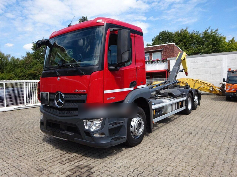 Mercedes-Benz Antos 2532 - Hook lift truck - Haakarmsysteem vrachtwagen: afbeelding 3 Mercedes-Benz Antos 2532 - Hook lift truck - Haakarmsysteem vrachtwagen: afbeelding 3