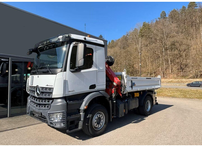 Mercedes-Benz Arocs 1840 - 3 way tipper truck + crane - Kipper vrachtwagen, Kraanwagen: afbeelding 1 Mercedes-Benz Arocs 1840 - 3 way tipper truck + crane - Kipper vrachtwagen, Kraanwagen: afbeelding 1